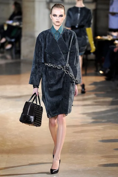 Look 25